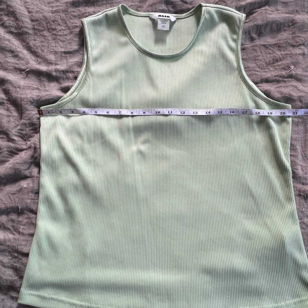 Alia Women's Vibrant Green Ribbed Stretchy Casual Tank Top Size L